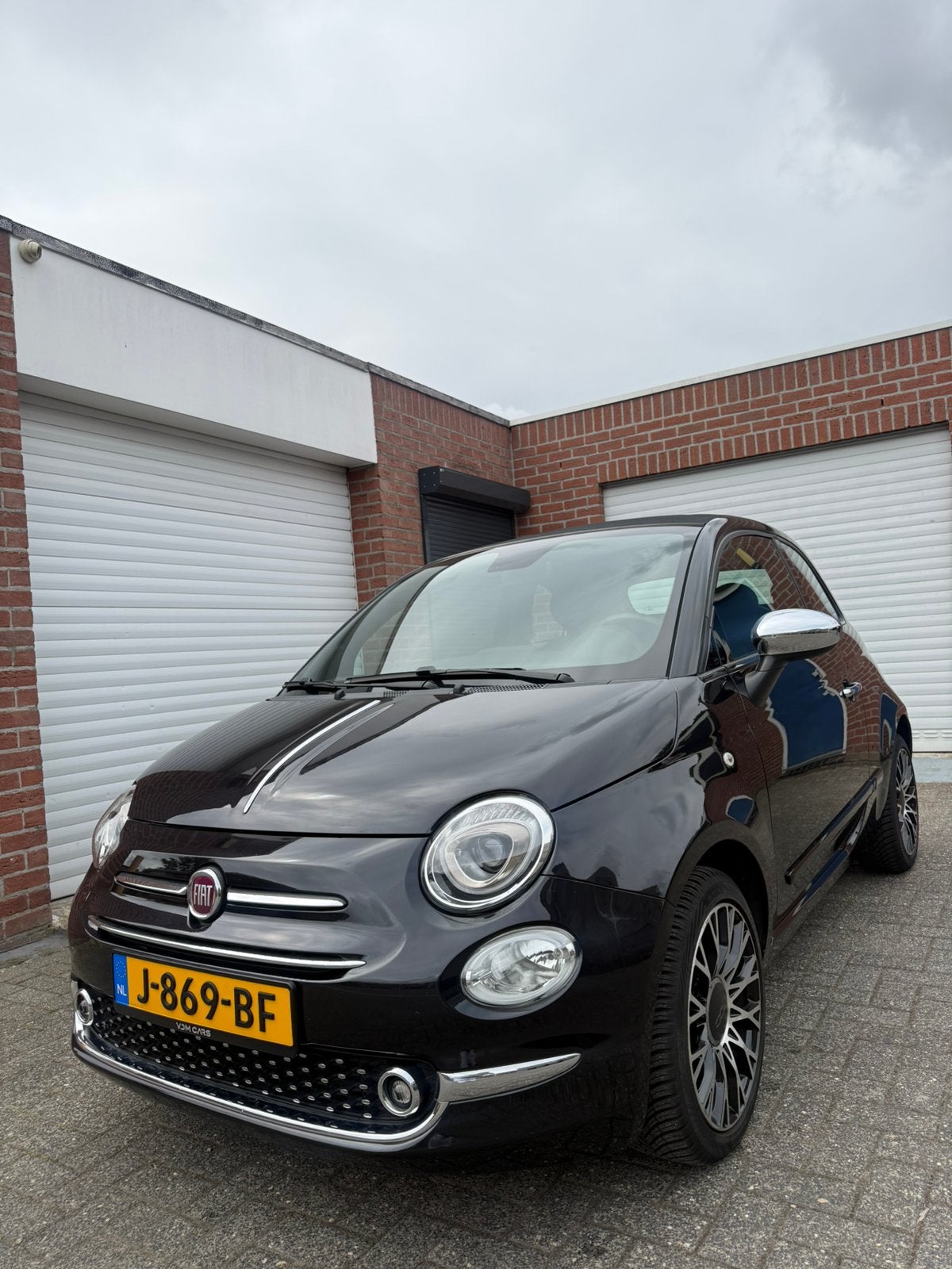 Fiat 500C 1.0 70pk Hybrid 2020 Zwart + Navigatie + 4S banden, Auto's, Voorwielaandrijving, 40 €/maand, Zwart, 4 stoelen