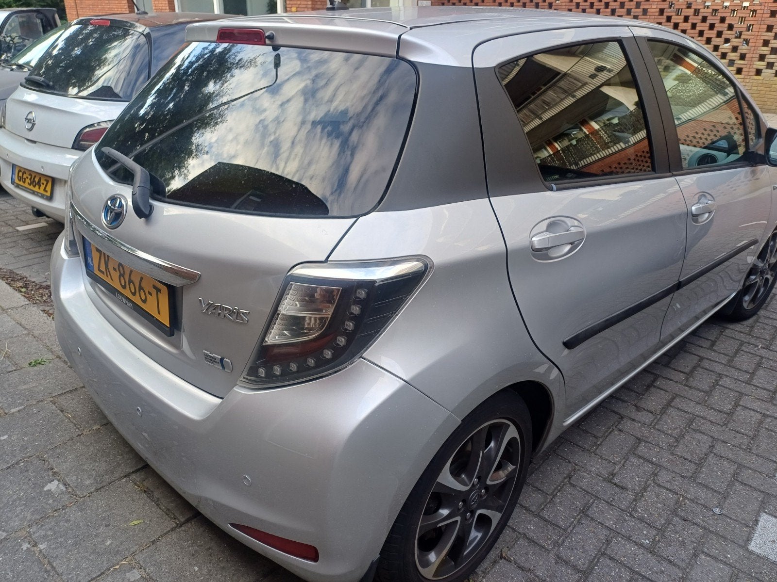 Toyota Yaris hybride 1.5 automaat showroom 87158 km NAP, Euro 5, 4 cilinders, 923 kg, Origineel Nederlands