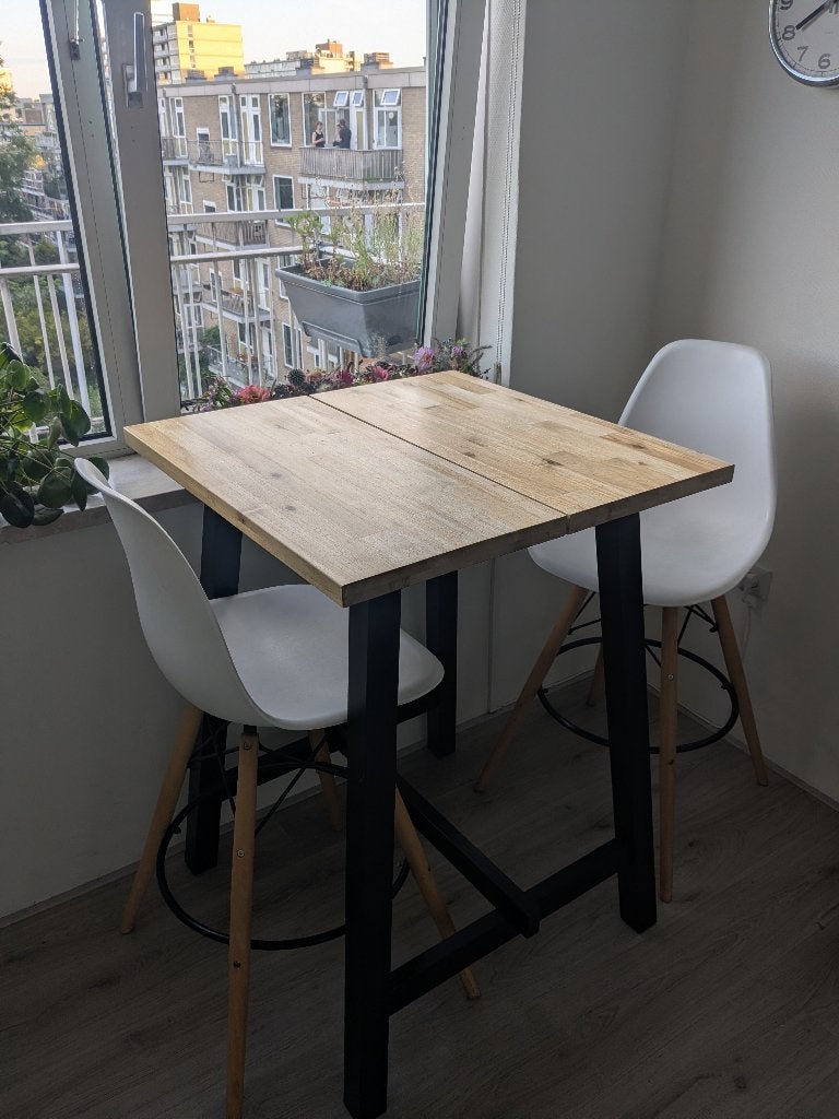 Bartafel SKOGSTA met twee stoelen, Ophalen, Gebruikt