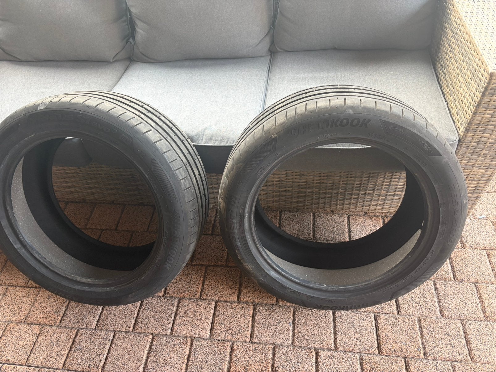 Foto 2 van Hankook ventus S1 evo3 EV-T2 255/45/19