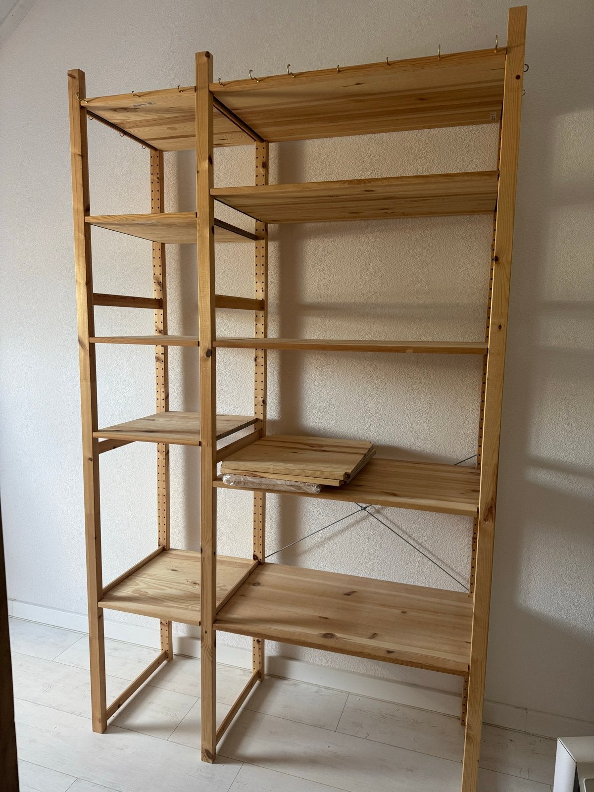 Houten opbergrek/stelling kast met verstelbare planken, Ophalen, Met plank(en), Gebruikt, 100 tot 150 cm