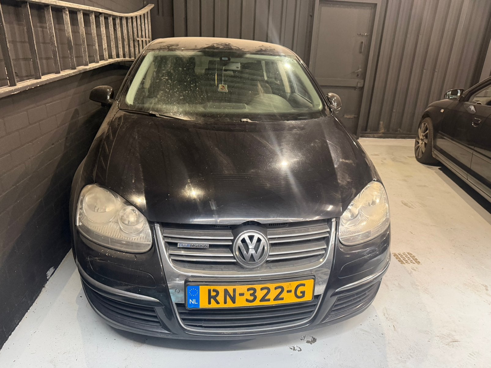 Volkswagen Jetta 1.9 TDI 77KW 2009 Zwart clima good car, Auto's, Euro 5, Zwart, 4 cilinders, Zwart