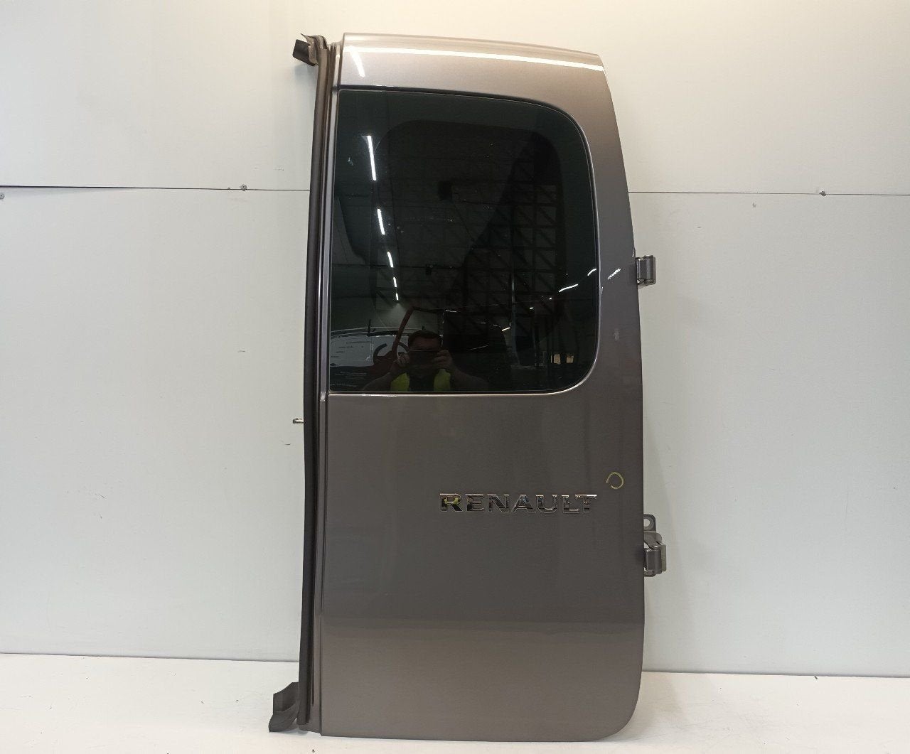 Portier rechtsachter Renault Kangoo, Onderdelen@venauto.nl, Van der Ven Autorecycling B.V., Gebruikt, Ettenseweg 76, 4706 PB Roosendaal, The Netherlands