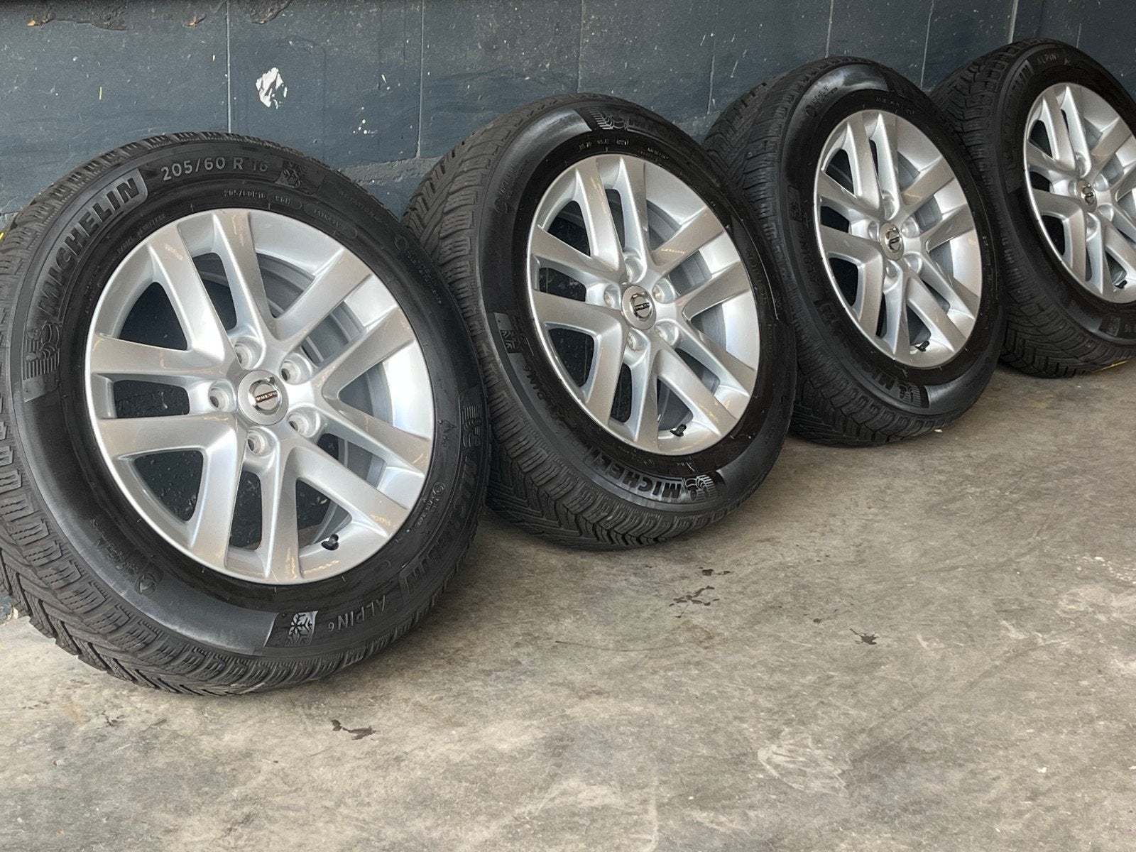 16" Originele Volvo V70 V60 S60 Winterset Michelin "Pangaea", 4153RD, Gebruikt, 16 inch, Banden en Velgen