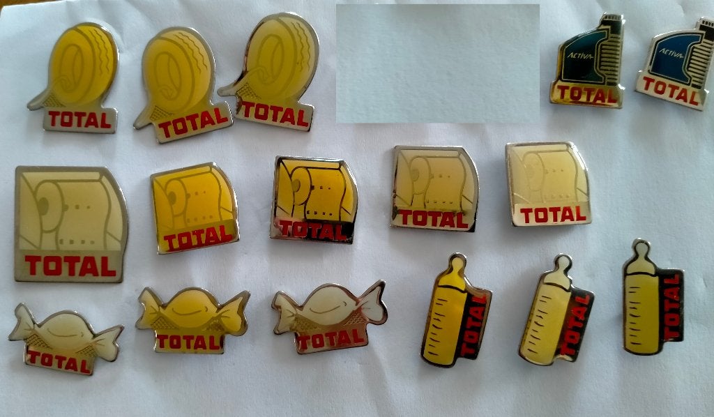 Total reclame brandstof logo pins tanken tankstation, Ophalen of Verzenden, Gebruikt