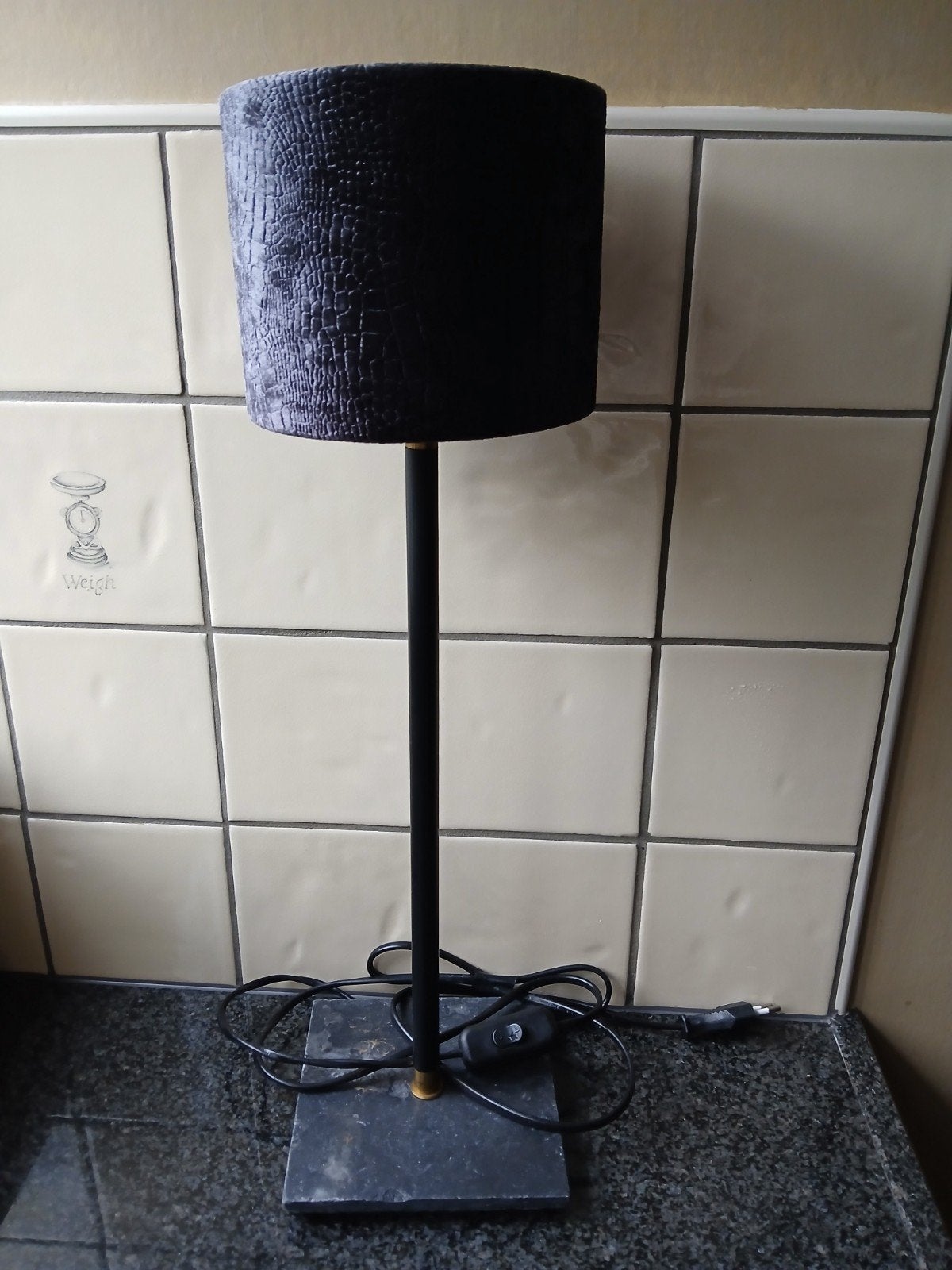 Zwart met grijs tafellampje - nette staat, Huis en Inrichting, Met schakelaar, Gebruikt, Meerkleurig, Textiel