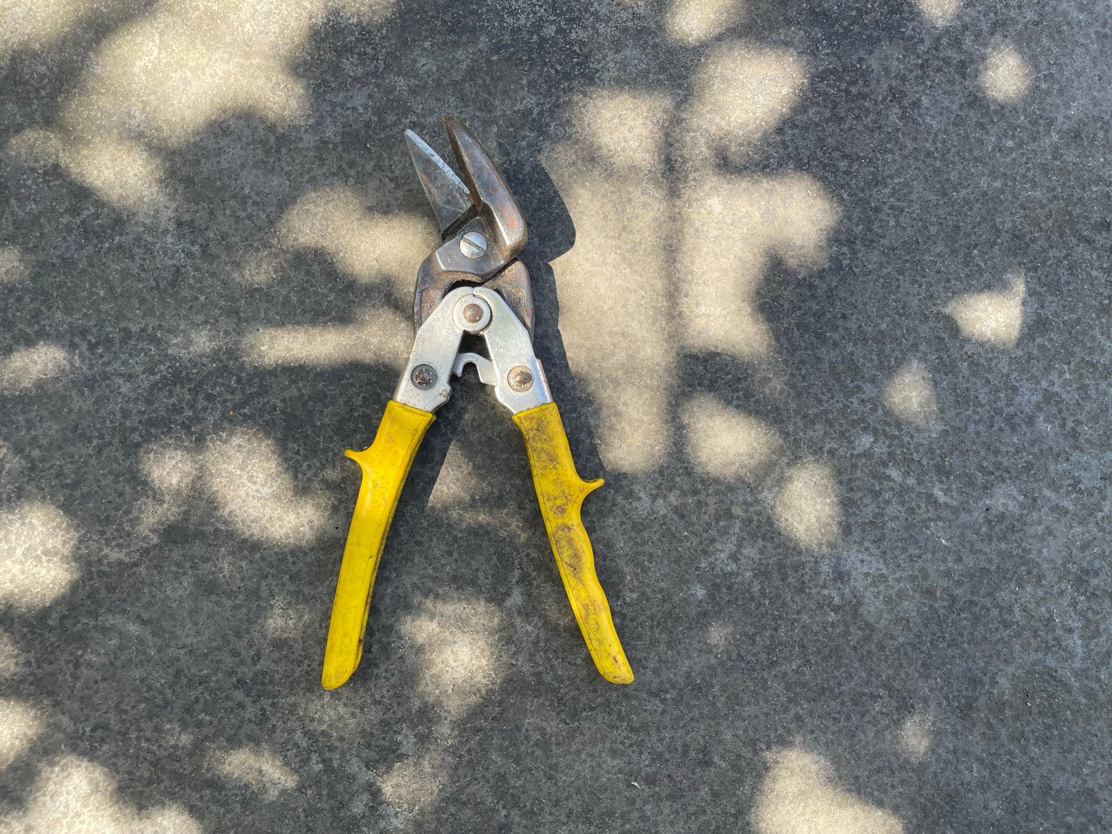 Blikschaar met gele handvatten, Ophalen of Verzenden, Gebruikt, Snijgereedschap, Overige merken