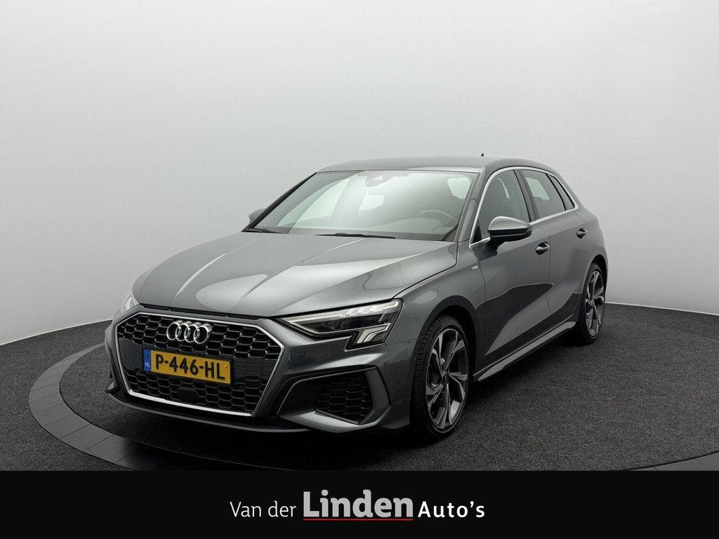 Audi A3 Sportback 30 TFSI S Edition | Leer | Matrix-Led | Ca, 1195 kg, Gebruikt, Bedrijf, Handgeschakeld