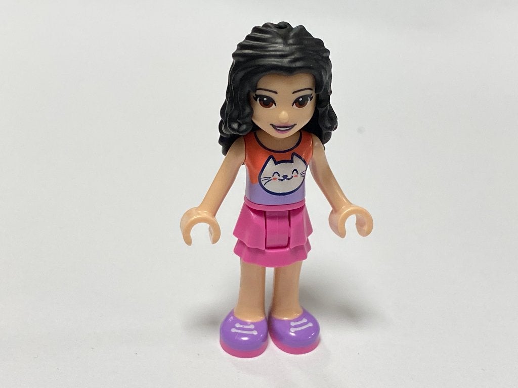 Lego Minifiguur frnd465 Emma, shirt met kat, roze rok, Lego, Nieuw, Friends, Ophalen of Verzenden