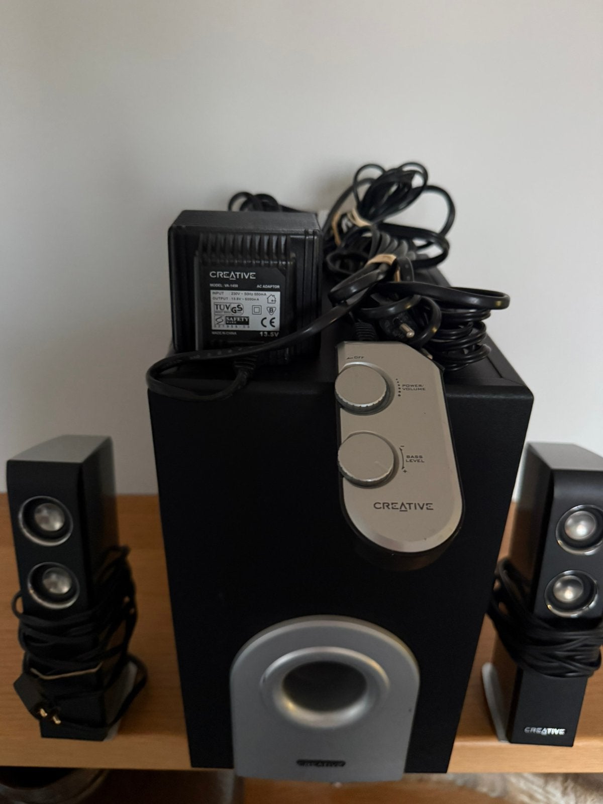 CREATIVE I-TRIGUE L3500 SET +SPEAKERS + 220V -13,5 V VOEDING, Ophalen of Verzenden, Zo goed als nieuw