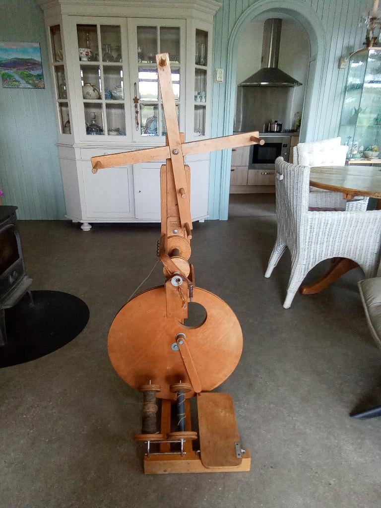 Louet spinnewiel met extra's, Ophalen, Gebruikt, Spinnewiel