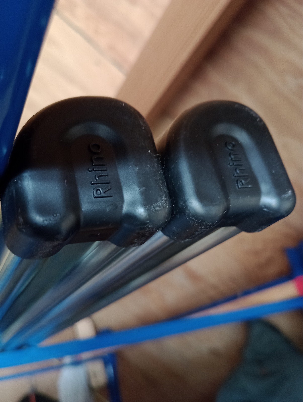 RHINO dakdragers, Ophalen