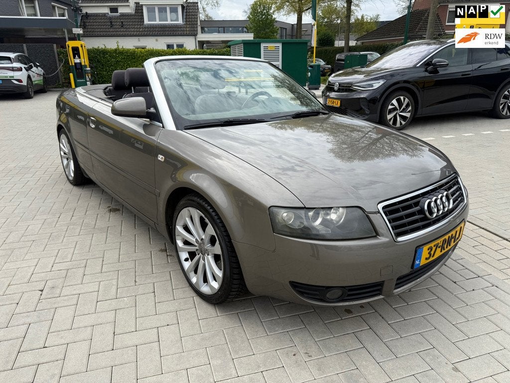 Audi A4 Cabriolet 1.8 Turbo Pro Line *AUTOMAAT*, Auto's, Gebruikt, 4 cilinders, Cabriolet, 4 stoelen