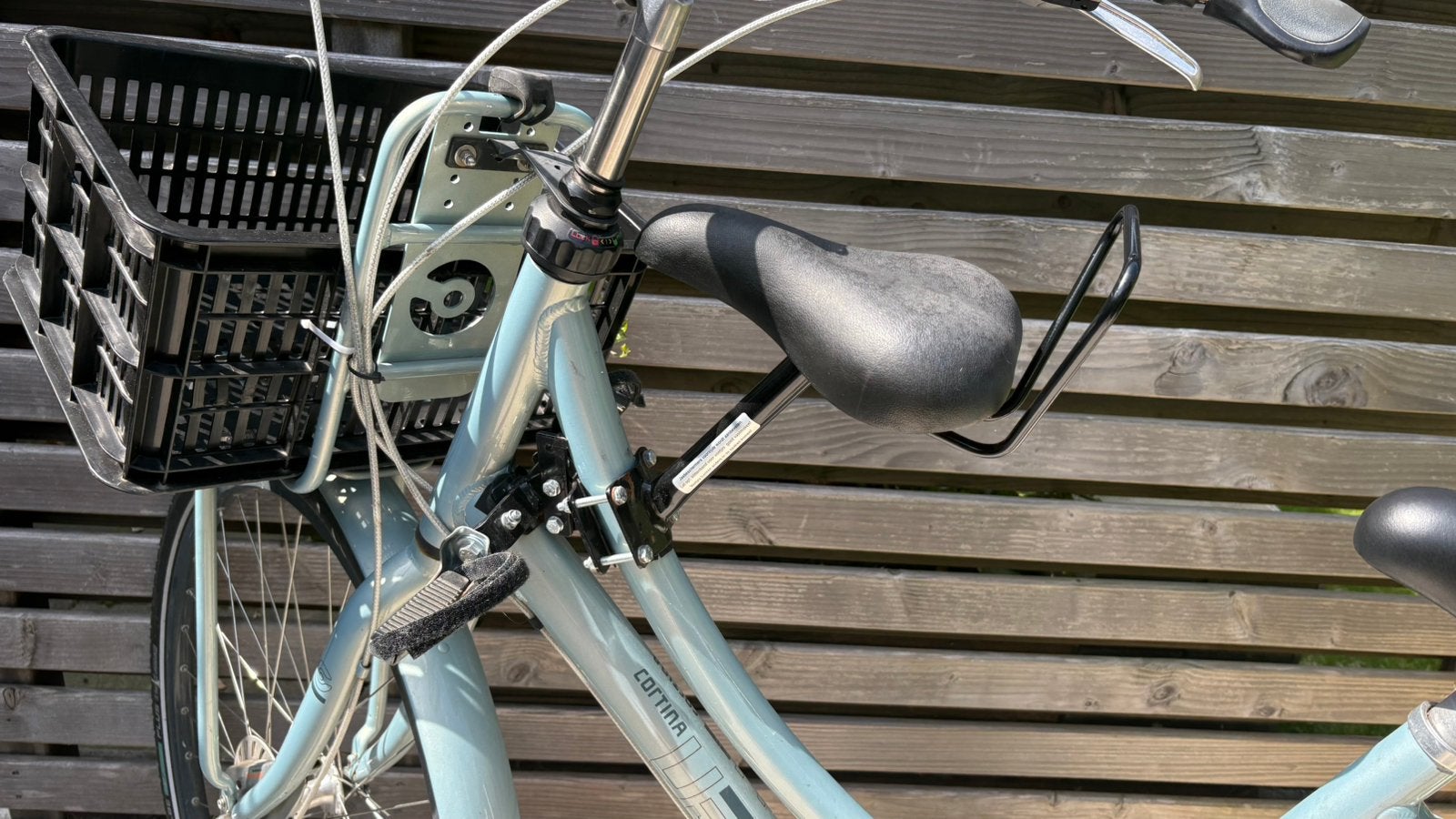 Fietsstoeltje - Voorzitje met voetsteuntjes, Fietsen en Brommers, Fietsaccessoires | Fietsstoeltjes, Ophalen of Verzenden, Gebruikt
