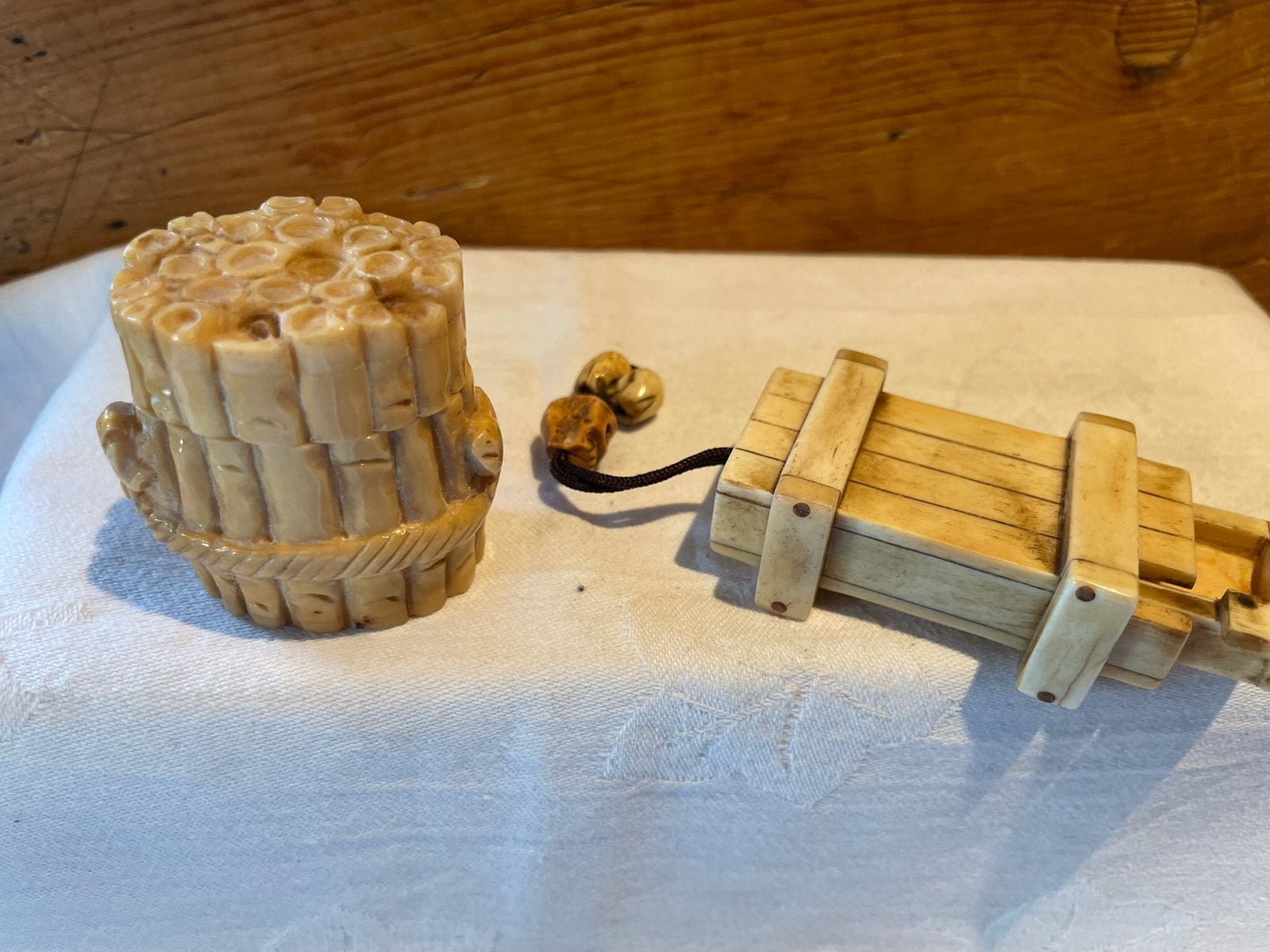 Amel bone box, Ophalen of Verzenden