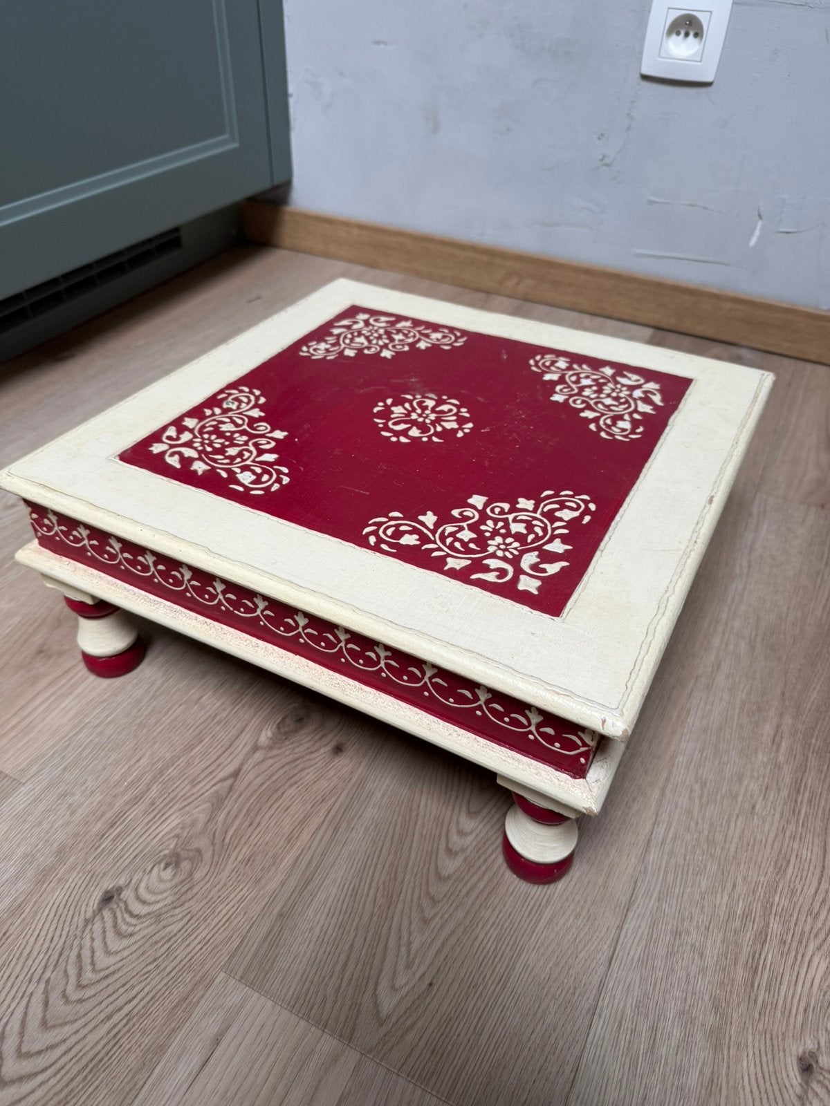 klein handgeschilderd tafeltje staander, Ophalen of Verzenden