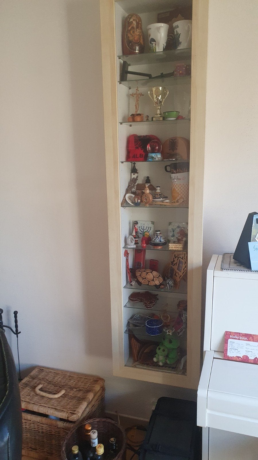 Hangende vitrinekast met glazen planken, Ophalen, Minder dan 50 cm, Glas, Minder dan 25 cm
