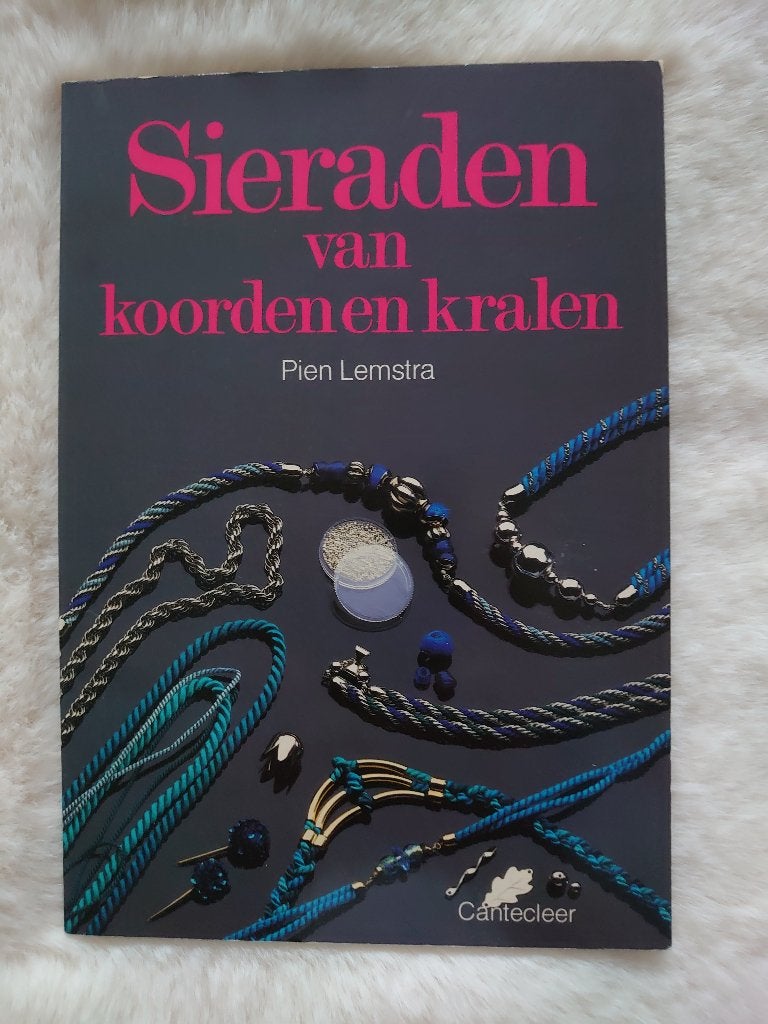 sierraden van koord en kralen Pien Lemstra, Verzenden, Zo goed als nieuw, Overige onderwerpen