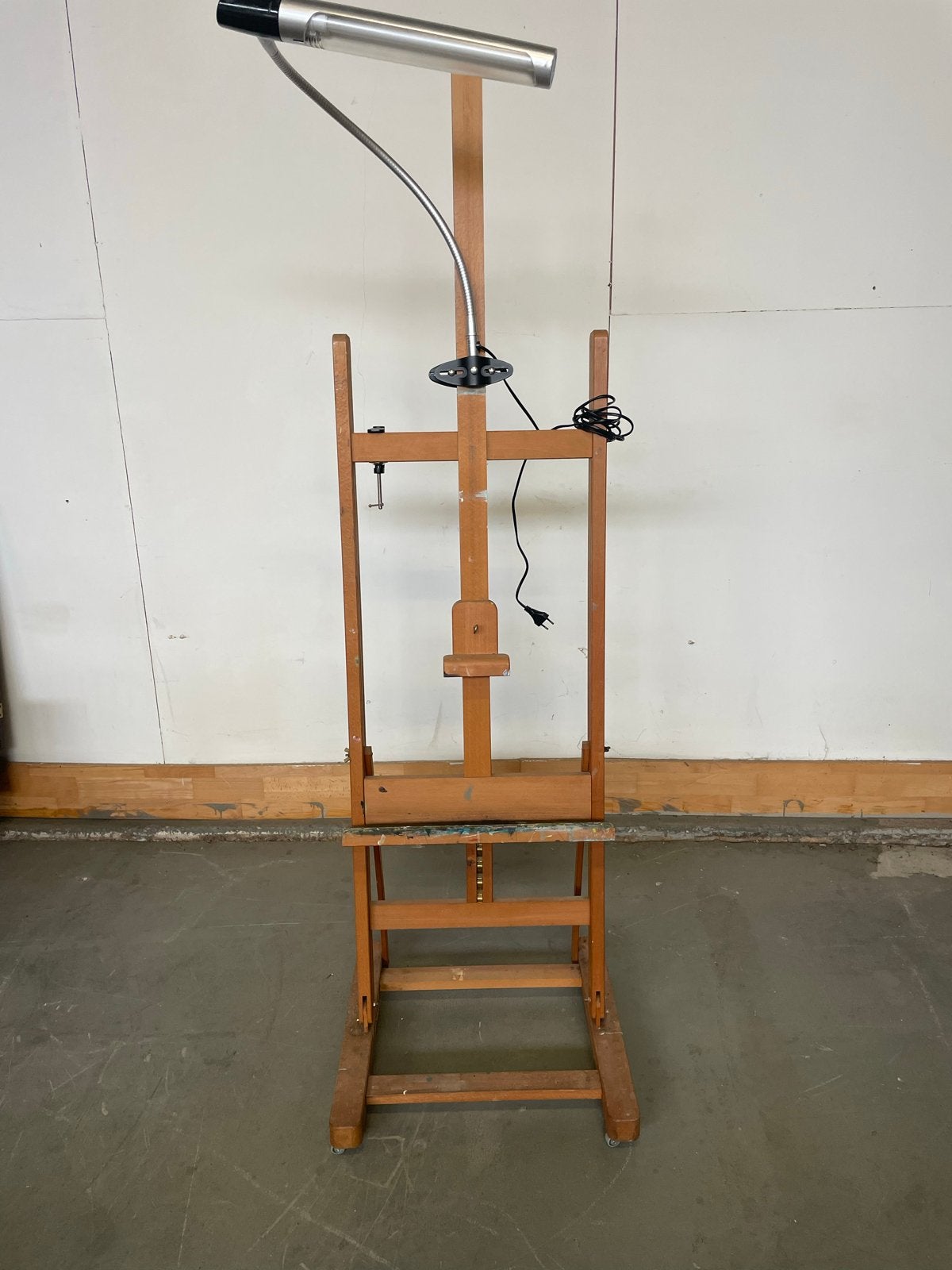 Schildersezel van hout met werkende lamp, Hobby en Vrije tijd, Schilderen, Ophalen of Verzenden, Gebruikt, Ezel