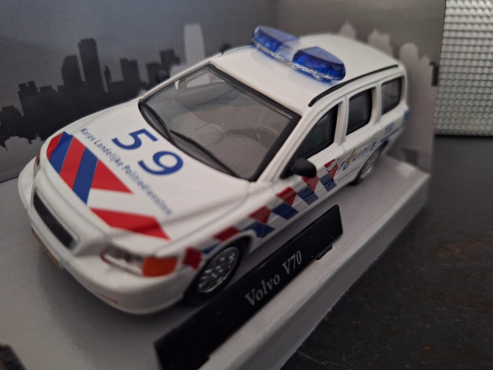 Volvo V70 Politie KPLD 2000 Schaal 1:43, Hobby en Vrije tijd, Overige merken, Auto, Nieuw, Cararama
