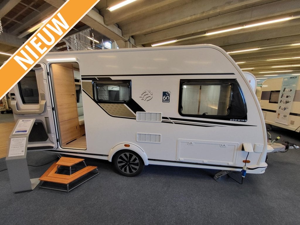 Knaus Sudwind 60 Years 420 QD; 60 years uitvoering, Caravans en Kamperen, Caravans, Bedrijf, Treinzit, Tot en met 3, 4 tot 5 meter