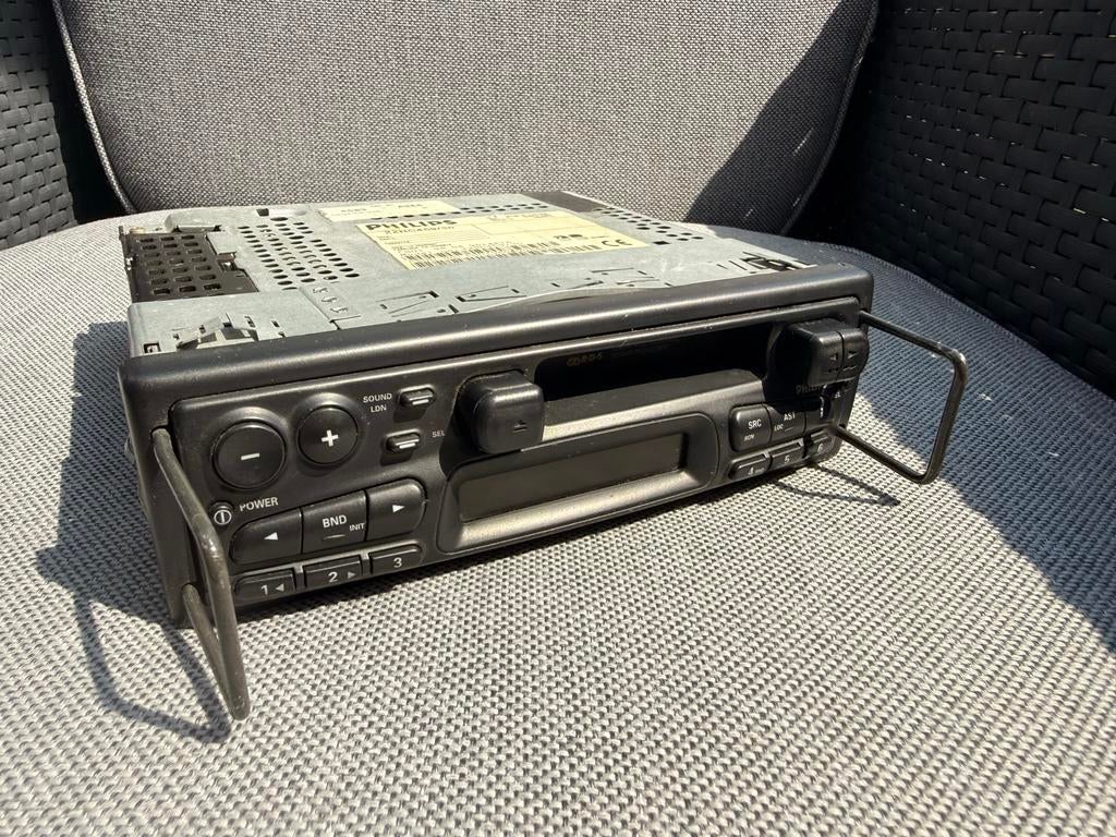 Philips autoradio met cassettespeler incl handleiding, Ophalen of Verzenden, Gebruikt