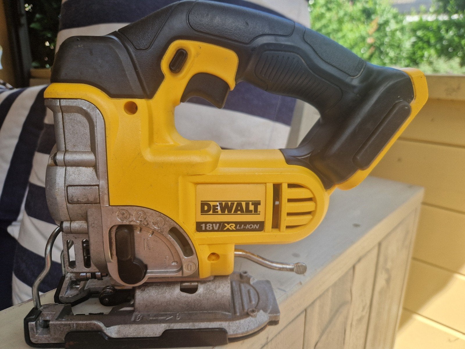 DeWalt DCS331 18V XR Li-Ion Decoupeerzaag, Doe-het-zelf en Verbouw, Gereedschap | Zaagmachines, Gebruikt, Decoupeerzaag, Ophalen of Verzenden