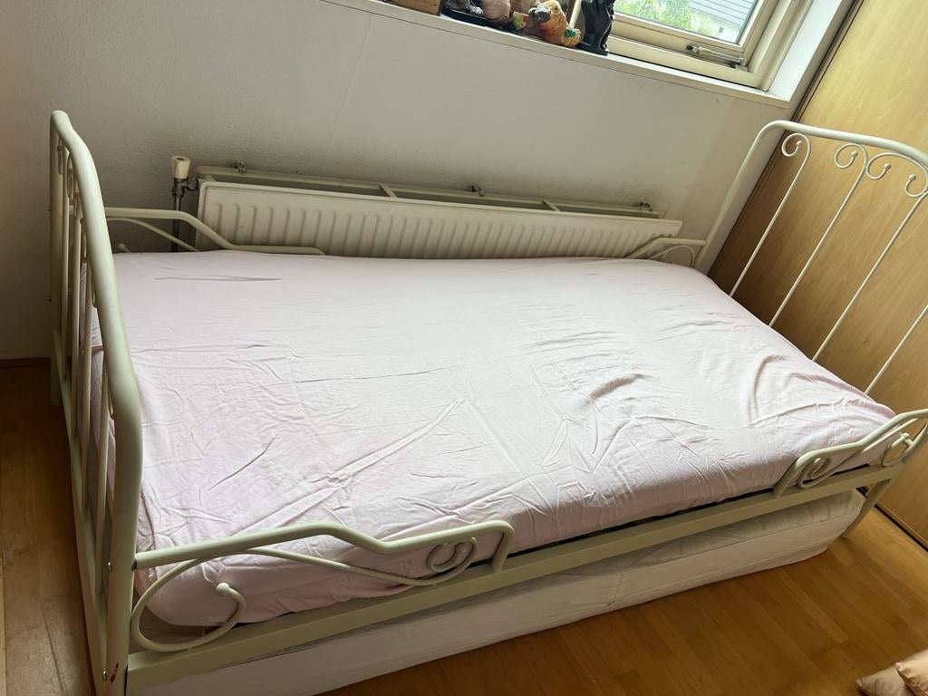 Metalen 1-persoonsbed 90x200 l meisjeskamer, Ophalen, Gebruikt, 90 cm, Eenpersoons