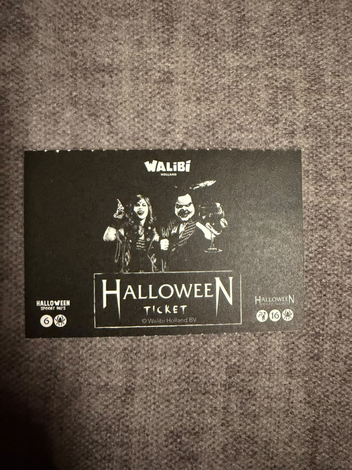 8x entree tickets 16-10 Walibi Fright night, Ticket of Toegangskaart