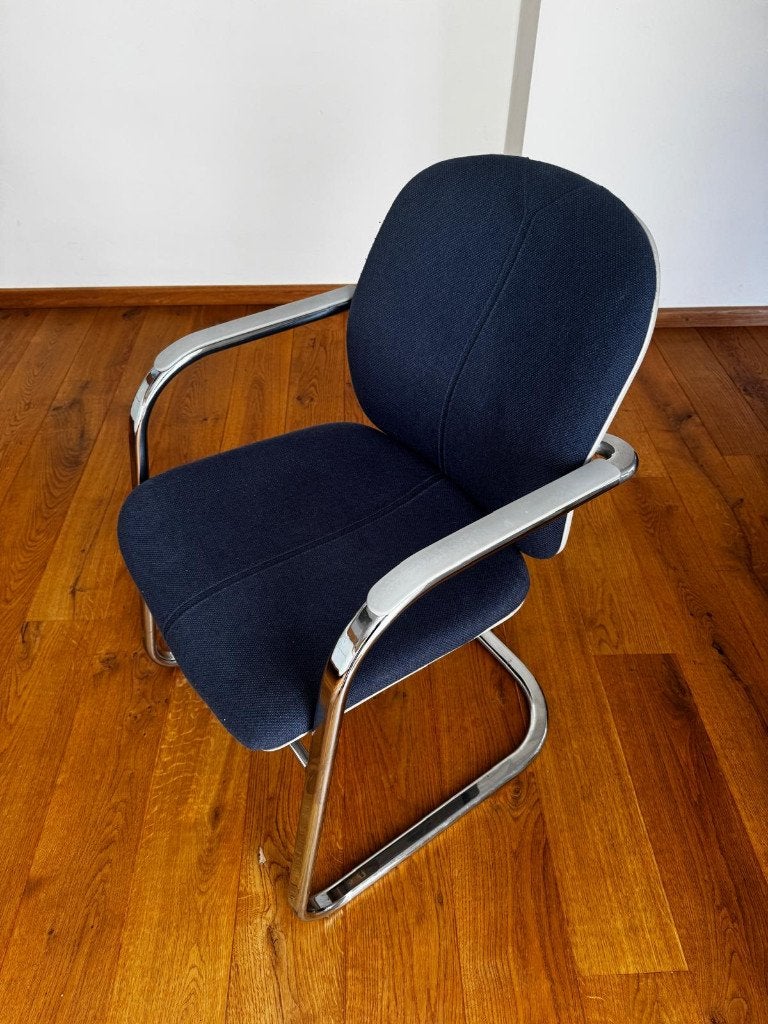 2 Vintage Klöber freischwinger vergaderstoelen, Huis en Inrichting, Ophalen, Gebruikt, Twee, Blauw