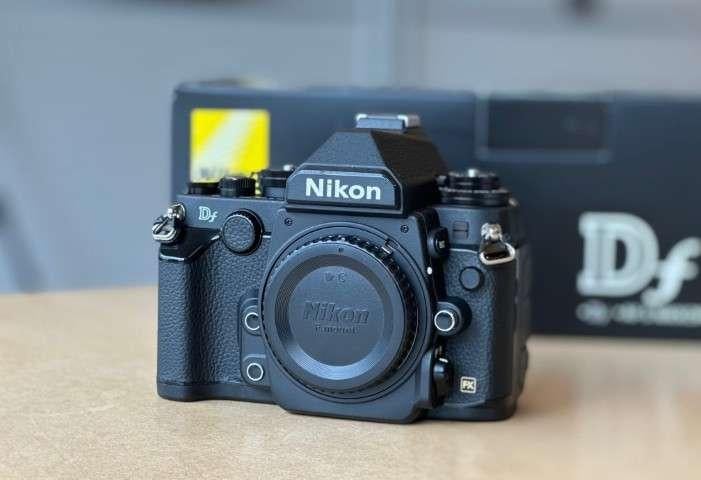 Nikon Df in nieuwstaat (BTW artikel), Spiegelreflex, Ophalen of Verzenden, Zo goed als nieuw, Stroombaan 14, 1181 VX AMSTELVEEN