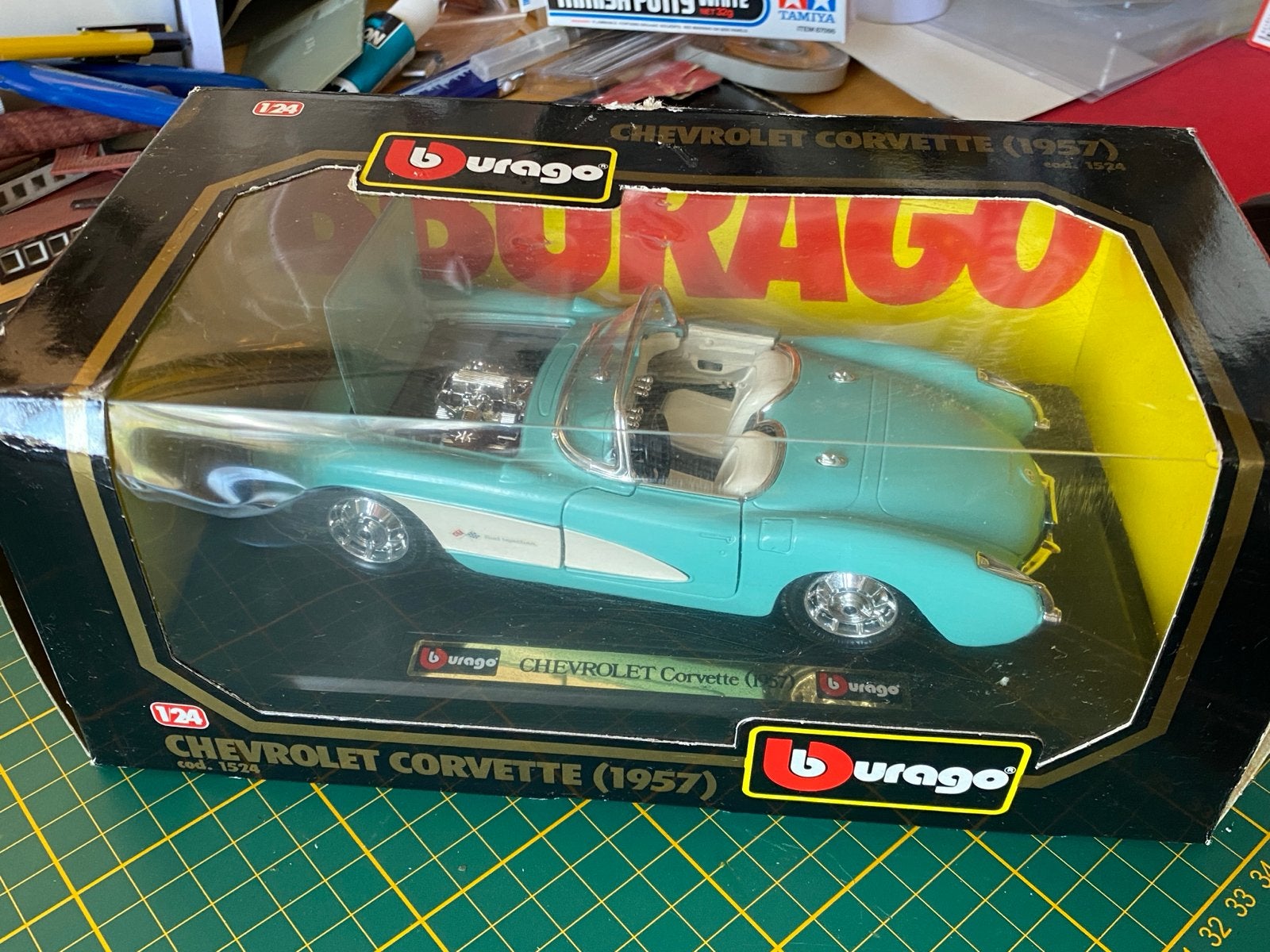 Burago Chevrolet Corvette (1957) Die-Cast Model 1:24, Hobby en Vrije tijd, Modelauto's | 1:24, Ophalen of Verzenden, Nieuw, Auto