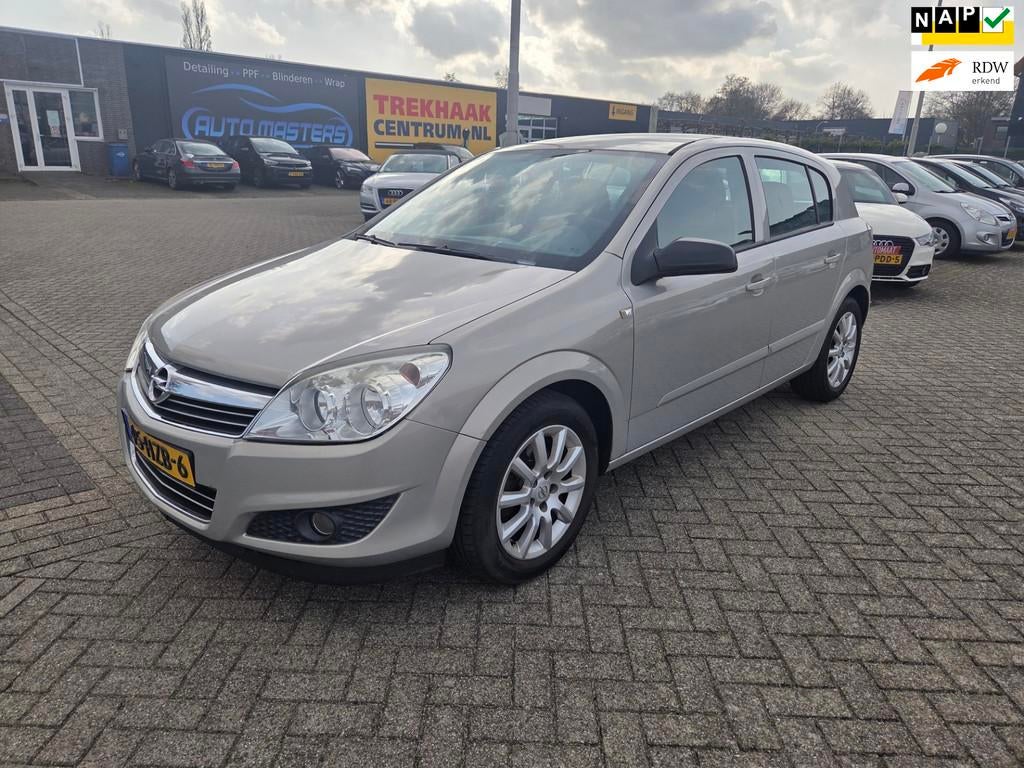 Opel Astra 1.6 Temptation/CRUIS CONTROL/PARKSENSOR, Auto's, 15 km/l, Gebruikt, 4 cilinders, 635 kg