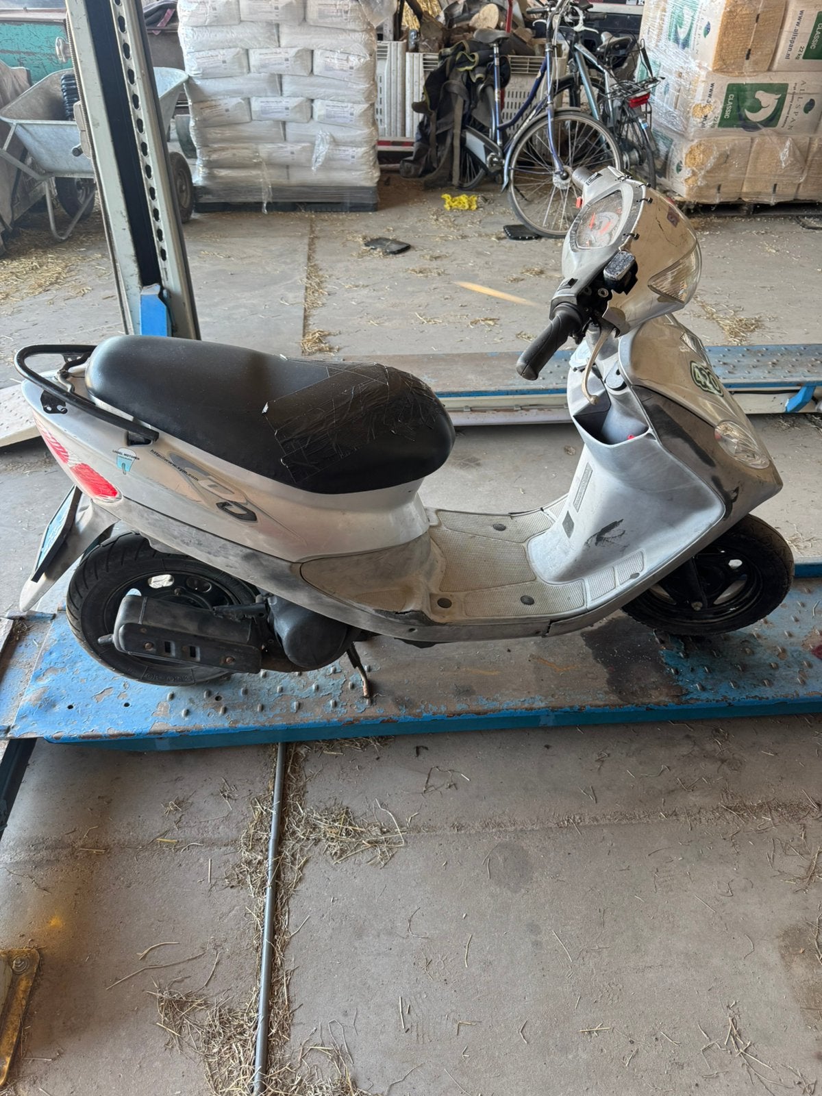 Sym DD50 project, Fietsen en Brommers, Scooters | SYM, Ophalen, Overige modellen, Zo goed als nieuw, Benzine