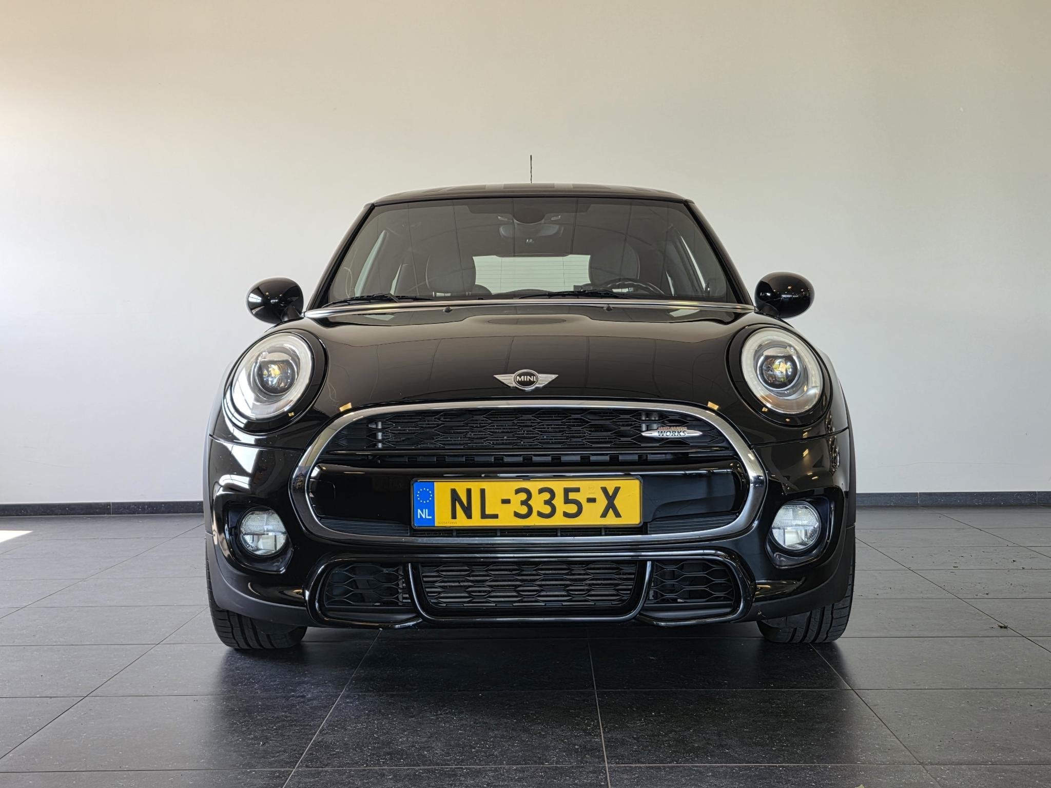 MINI Cooper 1.5 Kings Cross | Orig NL | JCW | Keyless | Stoe, Gebruikt, Origineel Nederlands, Bedrijf, Handgeschakeld