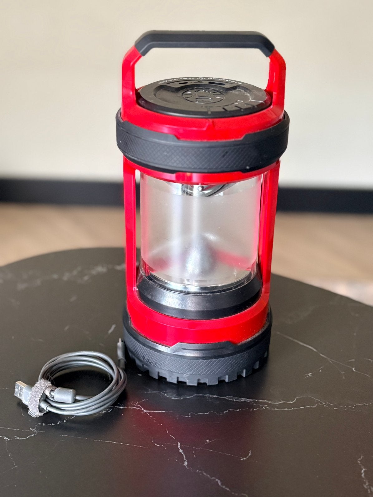Coleman buitenlamp (oplaadbaar)., Ophalen, Zo goed als nieuw
