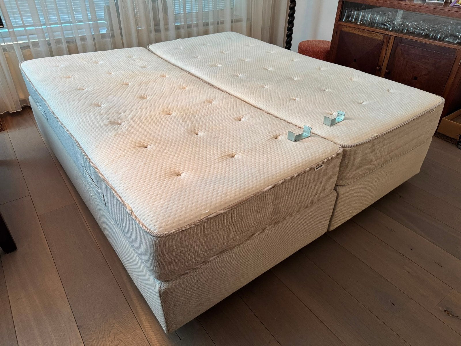 Twee eenpersoons boxsprings met matrassen (Sultan), Ophalen, Gebruikt, Tweepersoons, Matras