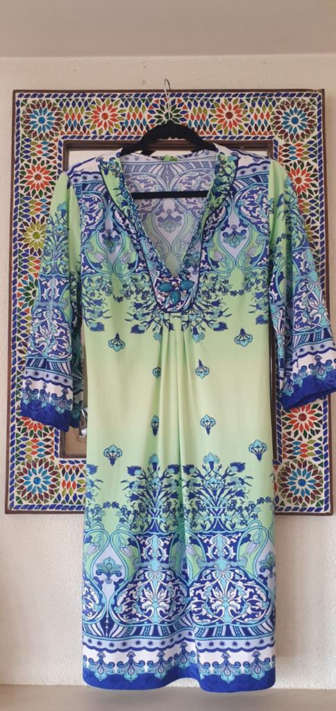K-design prachtige travel stretch jurk maat M zgan, Ophalen of Verzenden, Zo goed als nieuw, Maat 38/40 (M), Knielengte