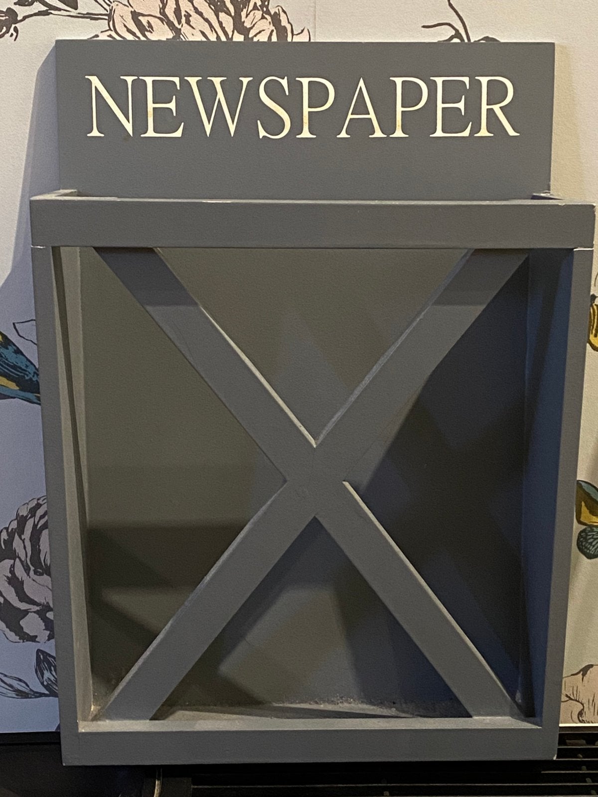 Z.G.A.N. Lectuurhouder magazinehouder grijs, Overige typen, Ophalen of Verzenden, Zo goed als nieuw, Hout
