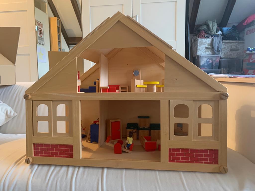 Houten vintage poppenhuis met vele meubels en poppetjes, Ophalen of Verzenden, Gebruikt, Poppenhuis