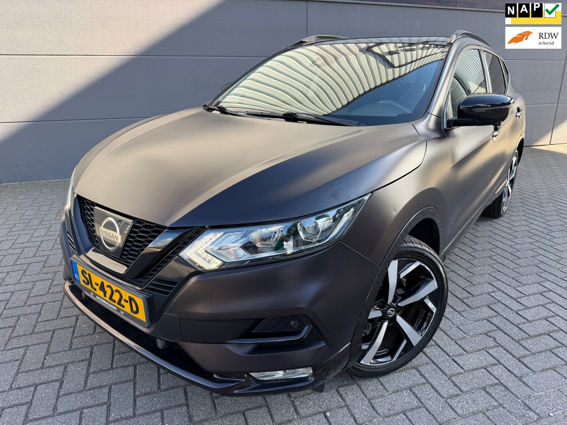 Nissan Qashqai 1.2 N-Connecta*360Camera*NAVI*Panoramadak*Par, Auto's, Voorwielaandrijving, Gebruikt, Euro 6, Origineel Nederlands