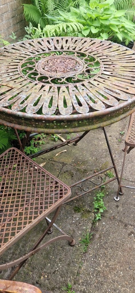 Robuust en landelijk smeedijzeren tuinsetje, Tuin en Terras, Overige materialen, Gebruikt, Bijzettafel, Tuinset