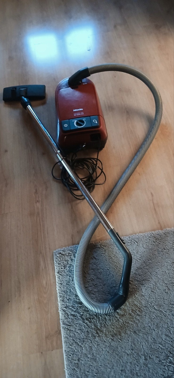 Miele S291 stofzuiger - oprolsysteem defect, Inclusief accessoires, 1600 tot 2000 watt, Miele, Niet werkend