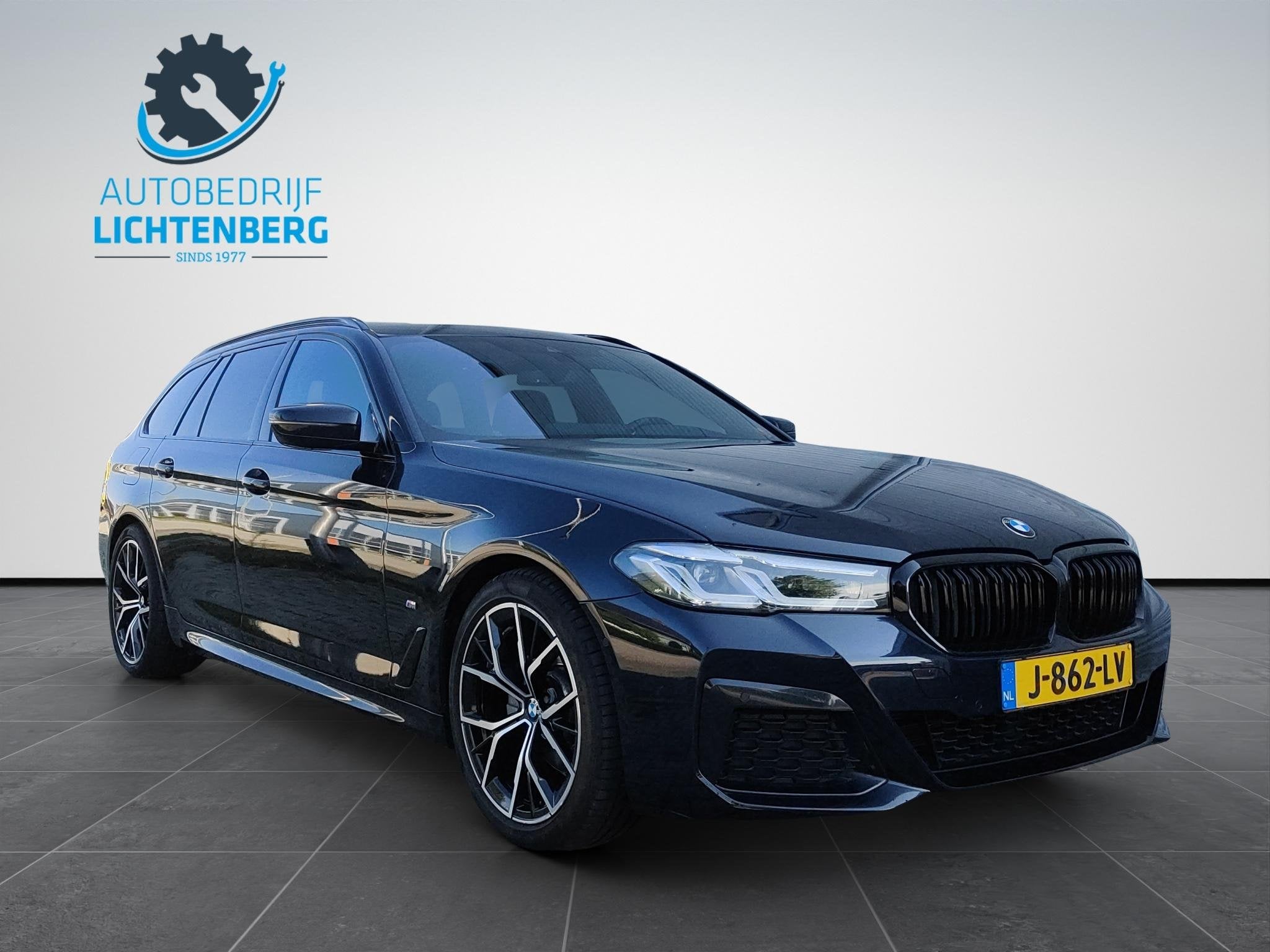 BMW 5-serie Touring 520i High Executive Edition Trekhaak / P, Auto's, 1998 cc, Gebruikt, 4 cilinders, 2000 kg