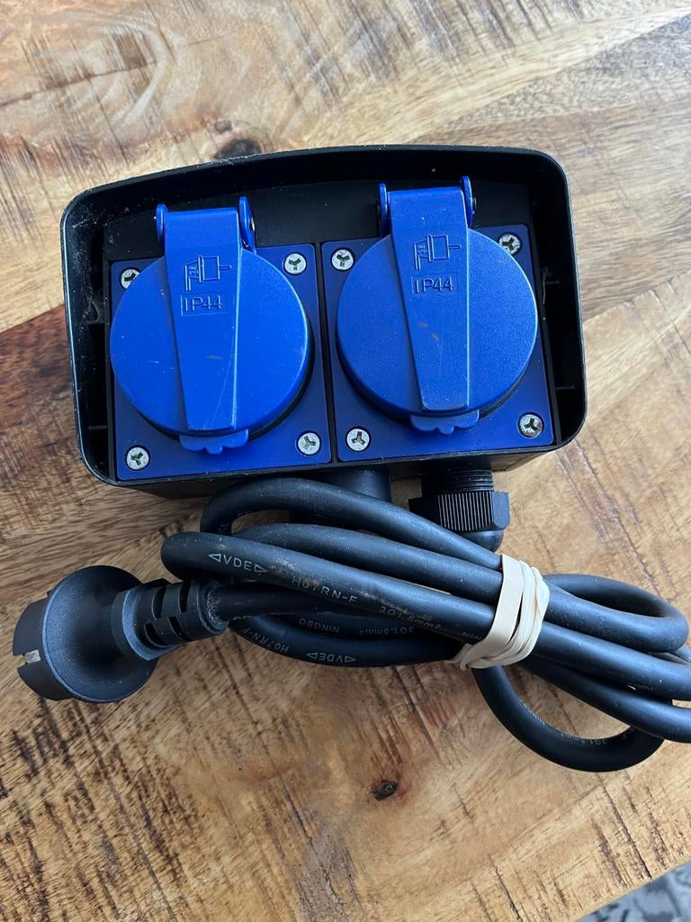 Waterdichte contactdoos voor camping en tuin (IP44), Ophalen of Verzenden, Gebruikt