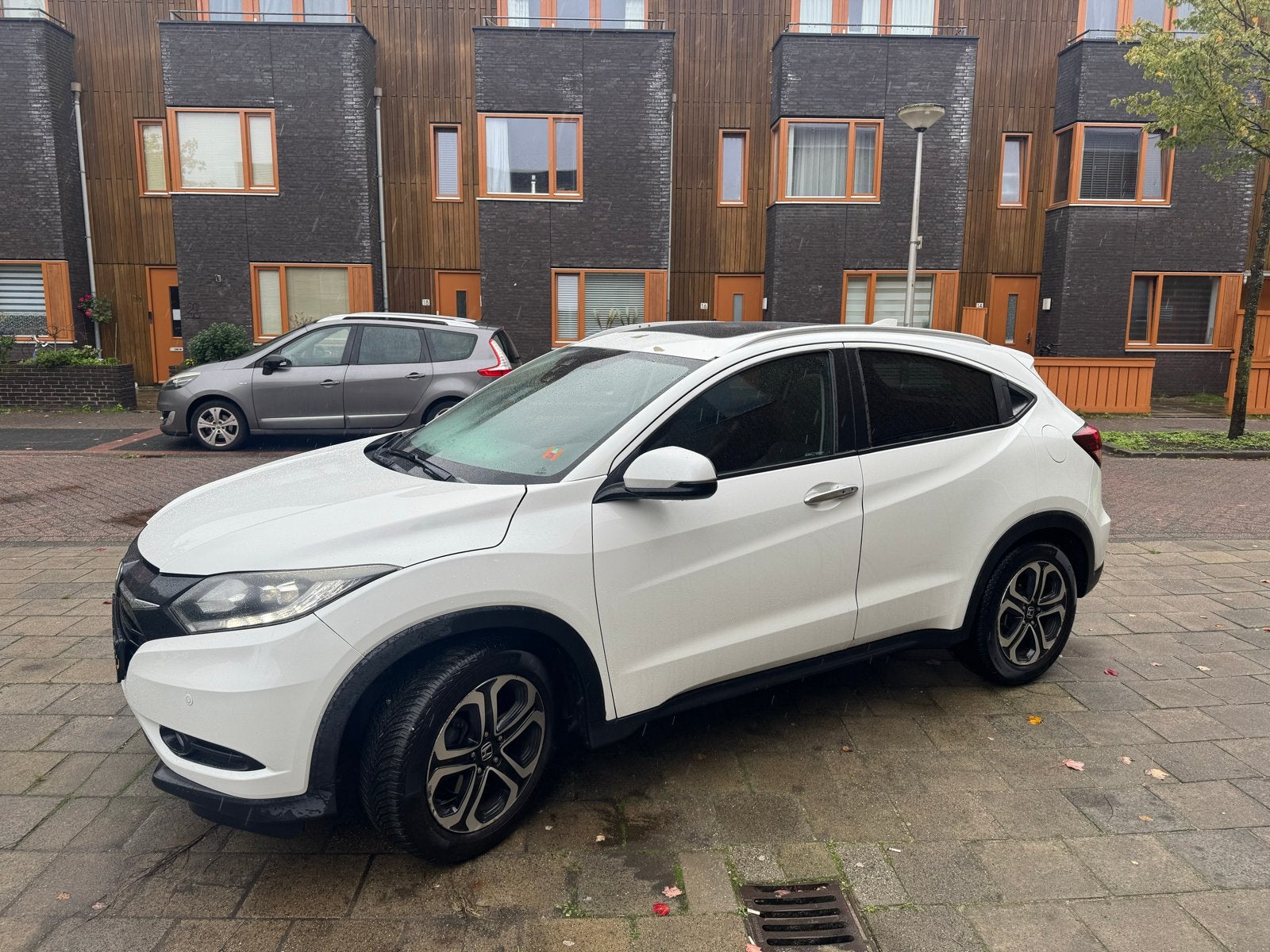 Honda HR-V 1.5 I-vtec Pano 130pk CVT 2015 Wit, Auto's, 1498 cc, 1257 kg, Wit, 19 km/l