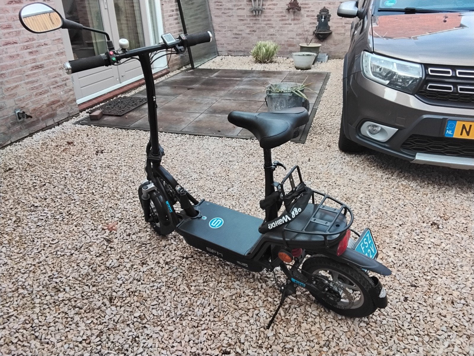 Sfm  met kentheken mag dus op de openbare weg .zonder lader, Fietsen en Brommers, Steps, Ophalen, Elektrische step (E-scooter)