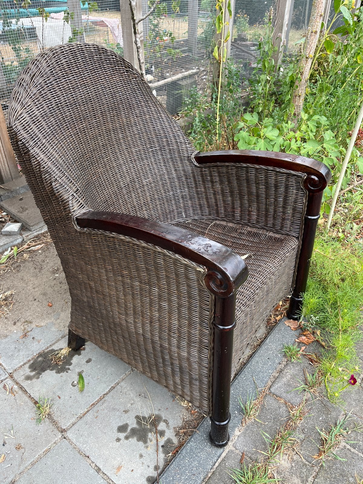Rotan fauteuil met houten armleuningen, Ophalen, Gebruikt, Bruin, Eén