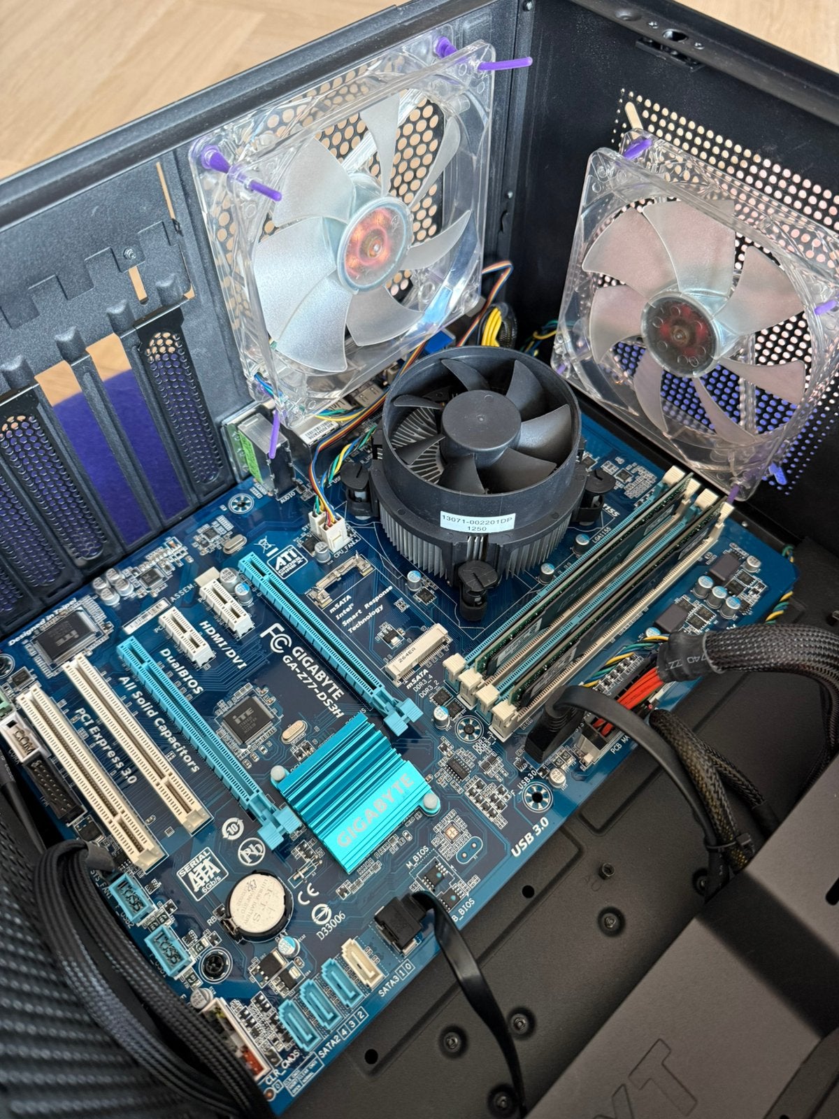 Gigabyte GA-Z77-DS3H Moederbord, Computers en Software, Moederborden, Ophalen of Verzenden, Gebruikt, Intel, DDR3