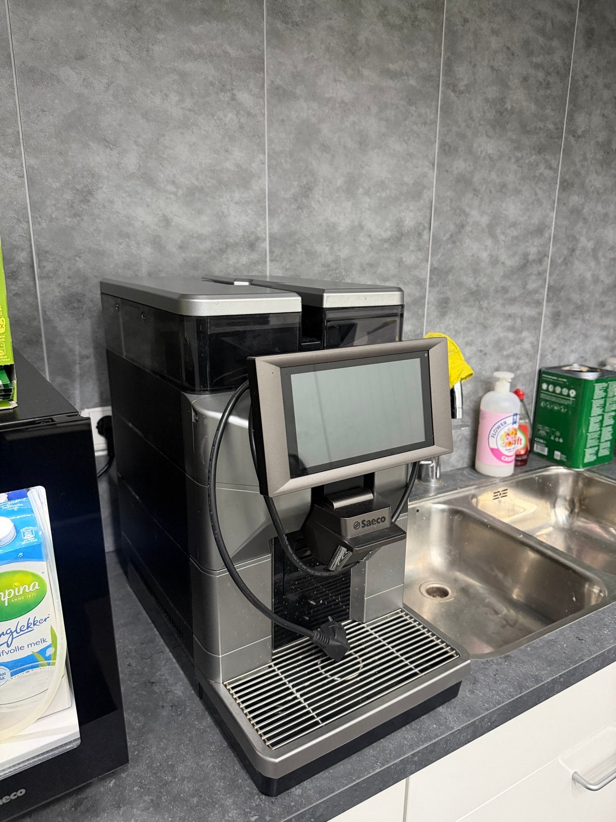 Saeco Professionele Koffiemachine met Touchscreen, Ophalen, Gebruikt, 10 kopjes of meer, Koffiemachine